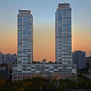 Hotel Brown